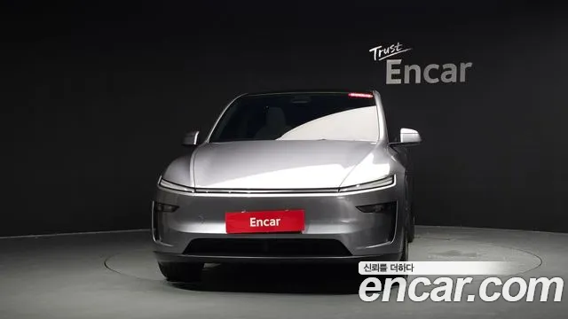 Tesla Model Y — Фото автомобиля 2