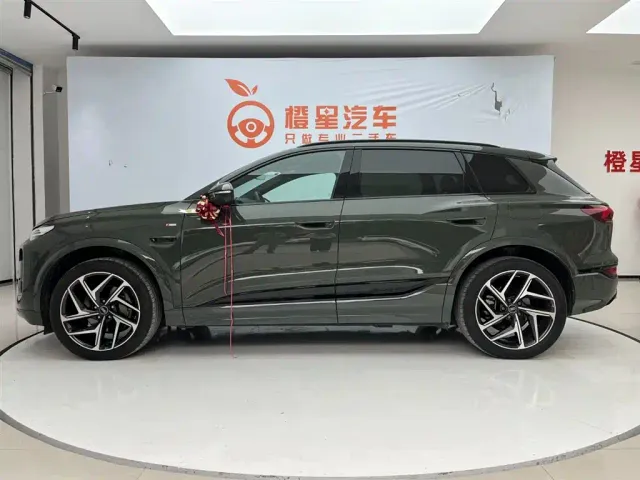 Audi Q6L e-tron — Фото автомобиля 3