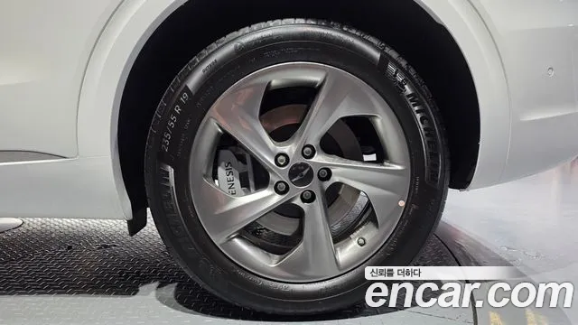 Genesis GV70 2.5T Бензин 2WD — Фото автомобиля 18