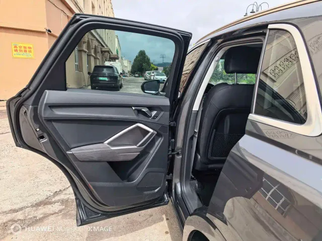 Audi Q3 — Фото автомобиля 10