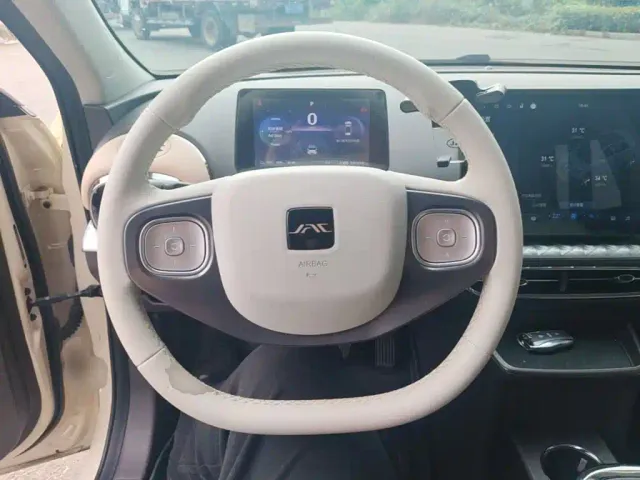 JAC Yiwei 3 — Фото автомобиля 10