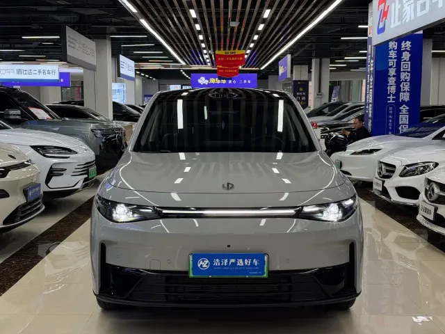 Leapmotor C10 — Фото автомобиля 2