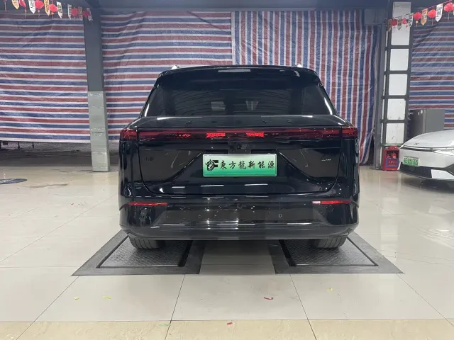 Xpeng G9 — Фото автомобиля 6