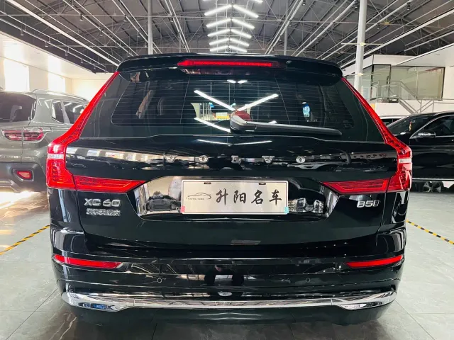 Volvo XC60 — Фото автомобиля 3