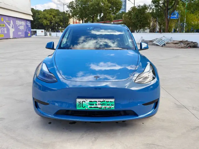 Фотография автомобиля — Tesla Model Y