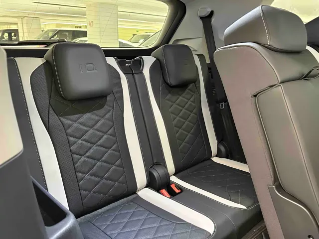 Volkswagen ID.6 CROZZ 2021 Facelift Long Range PRO — Фото автомобиля 16