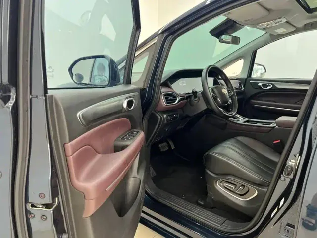 GAC Trumpchi M6 — Фото автомобиля 9