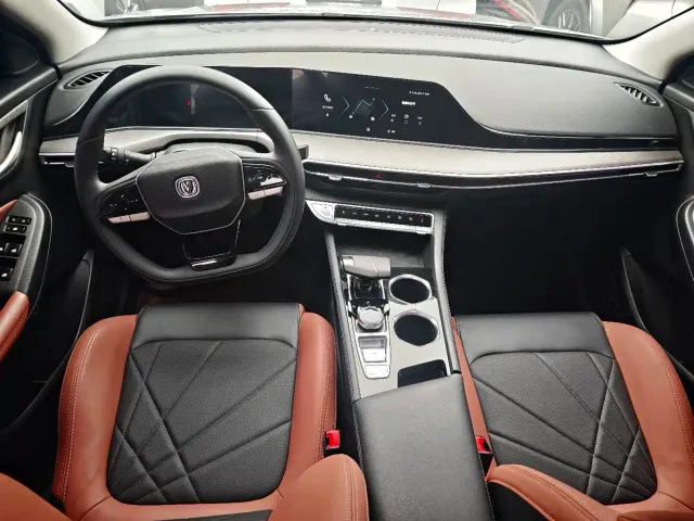 Changan Eado — Фото автомобиля 6