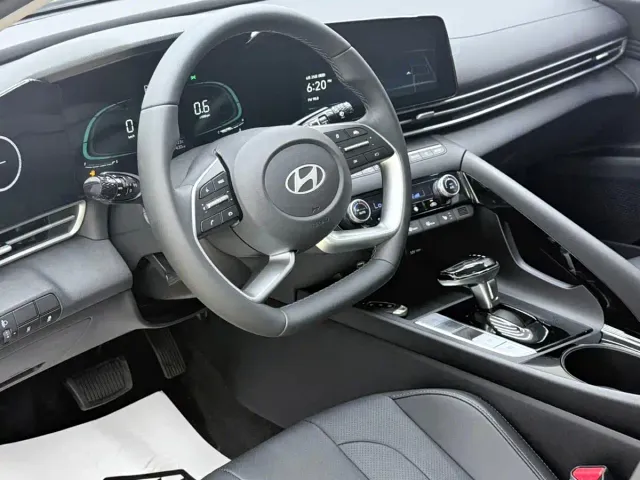 Hyundai Elantra — Фото автомобиля 7