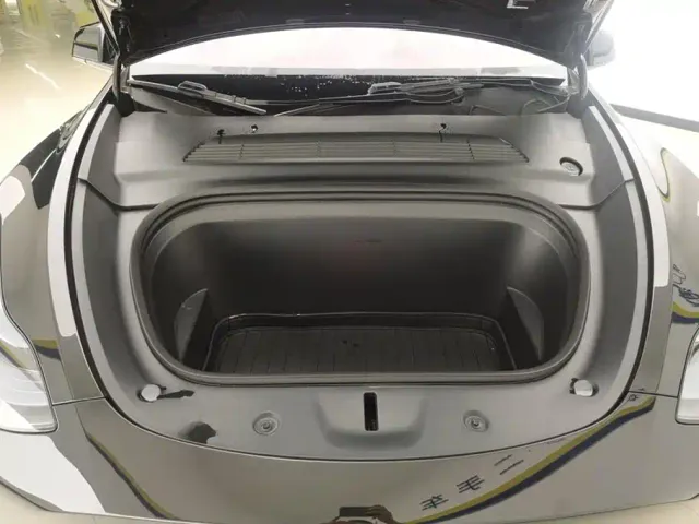 Tesla Model Y — Фото автомобиля 10