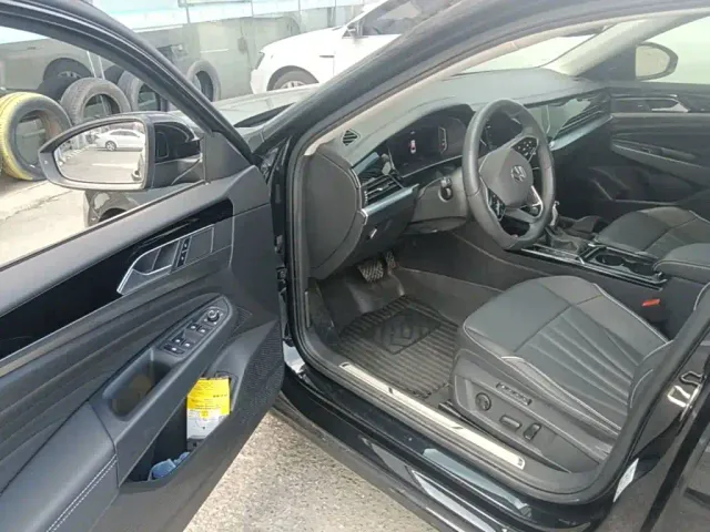Volkswagen Passat — Фото автомобиля 15
