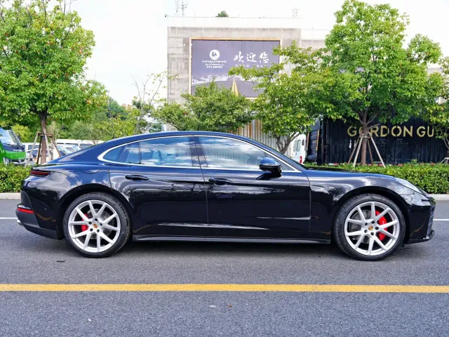 Porsche Panamera — Фото автомобиля 3