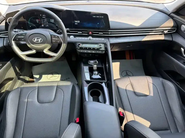Hyundai Elantra — Фото автомобиля 13