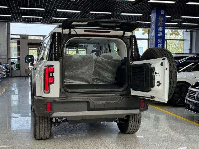 BAIC BJ40 — Фото автомобиля 12
