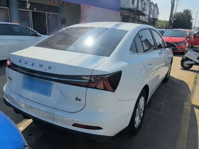 Roewe i5 — Фото автомобиля 6