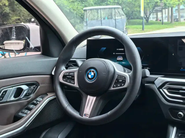 BMW i3 — Фото автомобиля 9