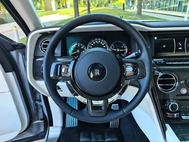 Rolls-Royce Cullinan — Фото автомобиля 14