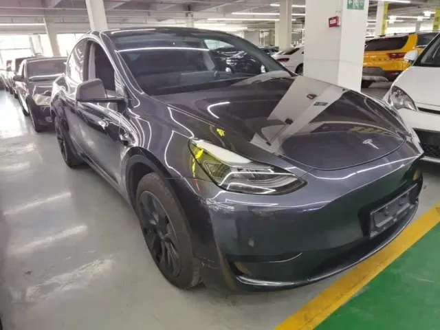 Tesla Model Y — Фото автомобиля 3