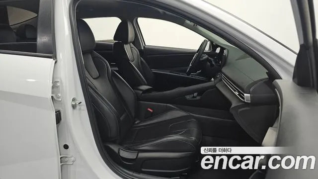 Hyundai Avante CN7 — Фото автомобиля 15