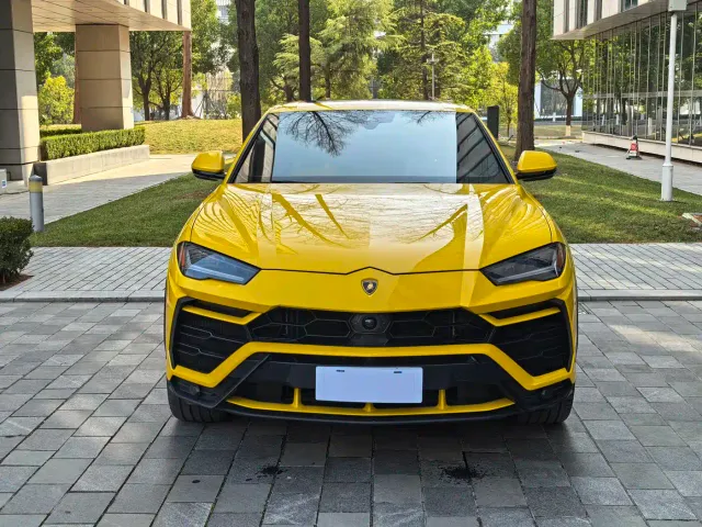 Lamborghini Urus — Фото автомобиля 2