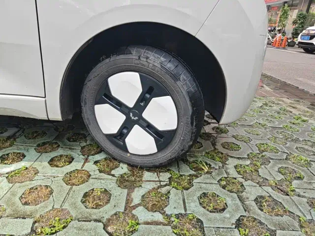 Wuling Hongguang Mini EV — Фото автомобиля 25
