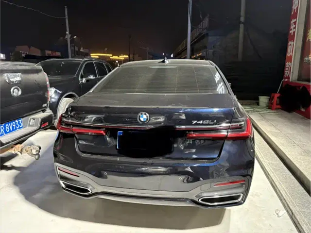 BMW 7 Series — Фото автомобиля 8