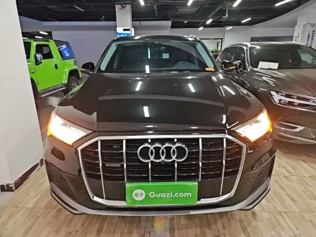 Audi Q7 — Фото автомобиля 2