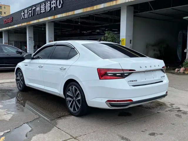 Skoda Superb — Фото автомобиля 6