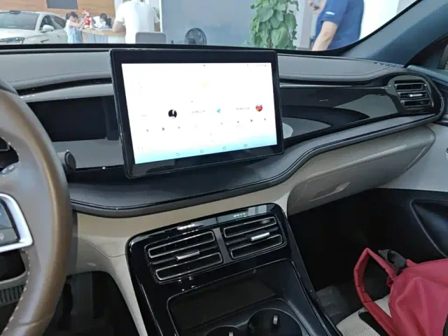 BYD Qin PLUS — Фото автомобиля 8