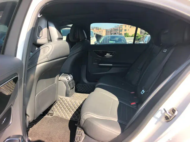 Mercedes-Benz C-Class — Фото автомобиля 12