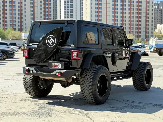 Jeep Wrangler — Фото автомобиля 9