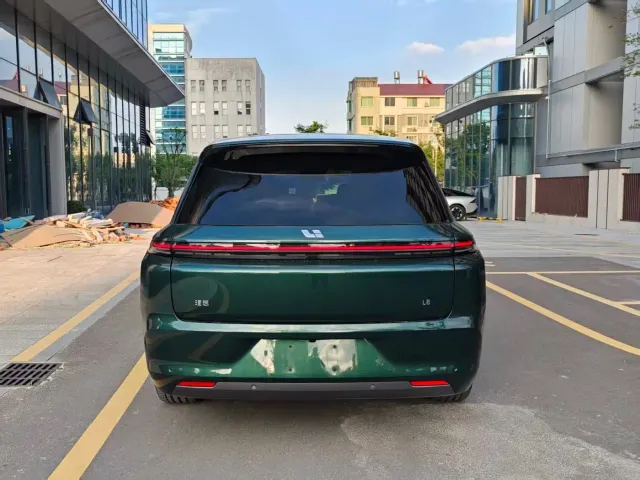 Li Auto L8 — Фото автомобиля 5