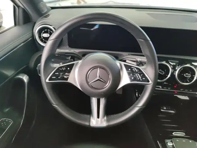 Mercedes-Benz A-Class — Фото автомобиля 15