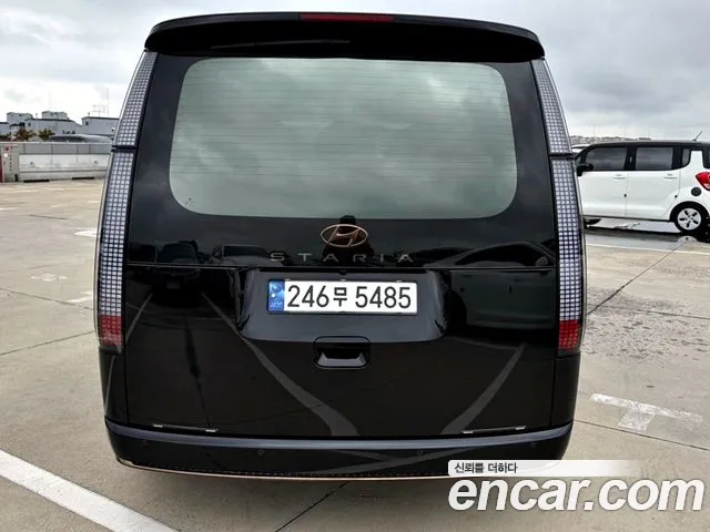 Hyundai Staria Staria Lounge 9 мест — Фото автомобиля 3