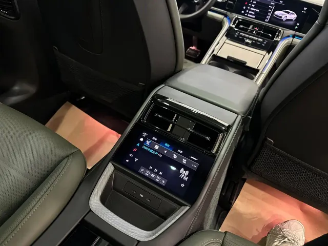 Porsche Panamera 2024 Panamera 2.9T — Фото автомобиля 10