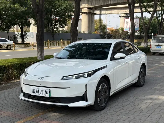 Фотография автомобиля — Changan Qiyuan A05