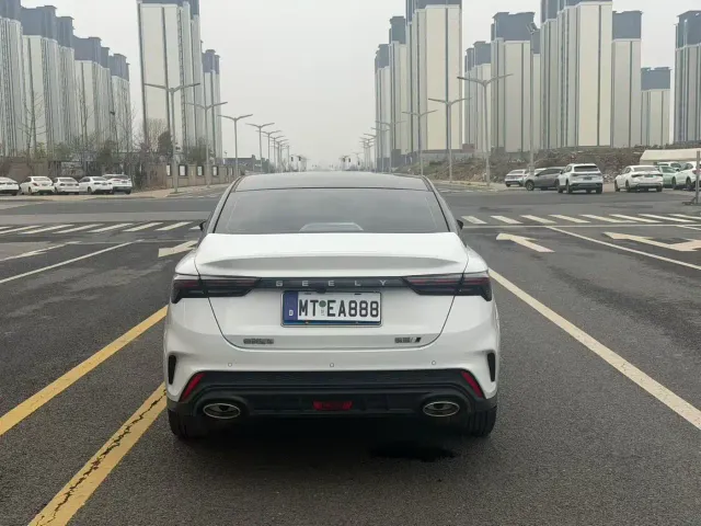 Geely Binrui — Фото автомобиля 8
