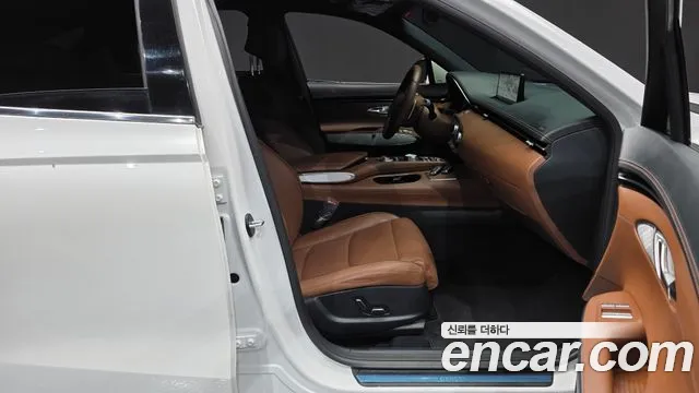 Genesis GV70 — Фото автомобиля 11