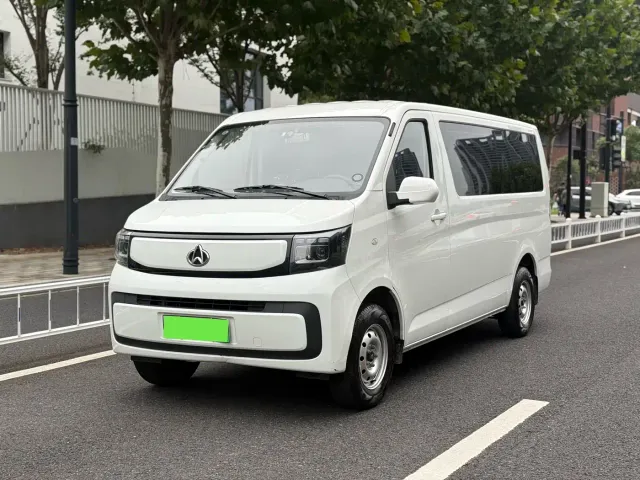 Фотография автомобиля — Changan Ruixing EM80