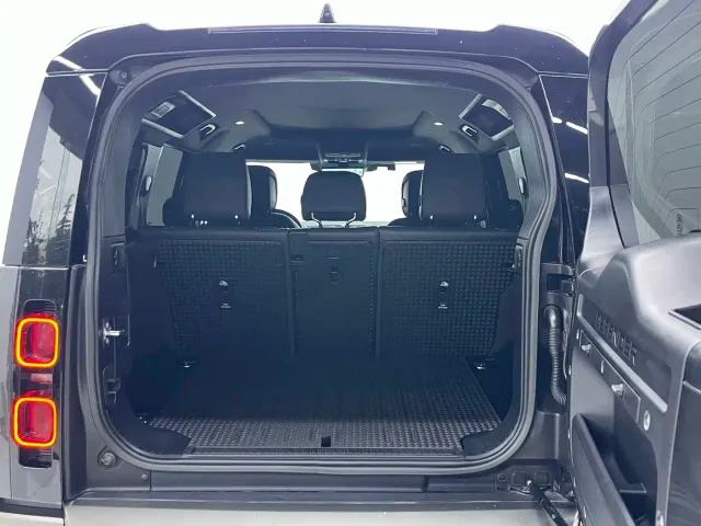 Land Rover Defender — Фото автомобиля 21