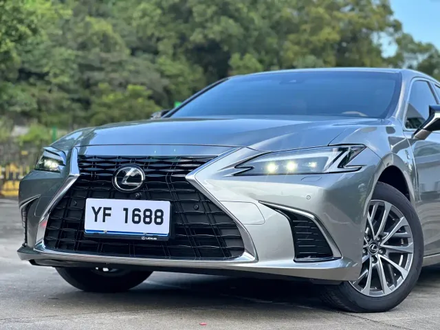 Lexus ES — Фото автомобиля 15