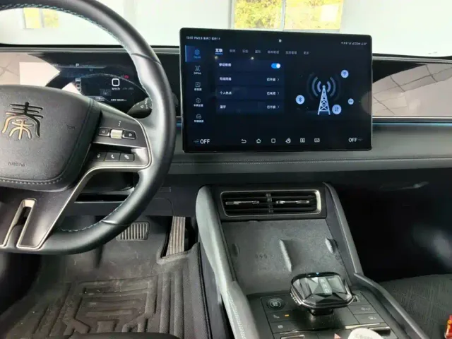BYD Qin L — Фото автомобиля 12