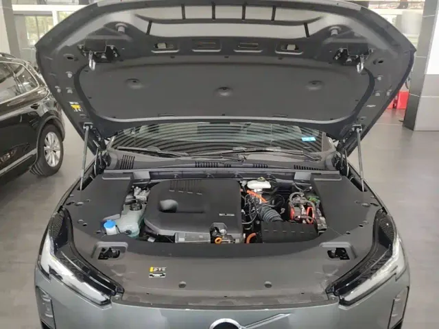 Volvo Volvo XC70 Plug-in Hybrid 2025 High-end Version — Фото автомобиля 19