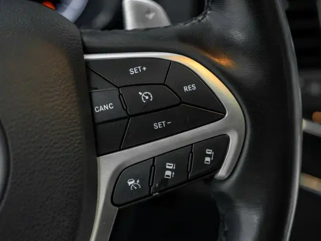 Jeep Grand Cherokee — Фото автомобиля 10