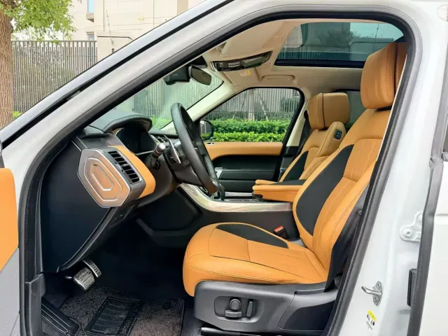 Land Rover Range Rover Sport — Фото автомобиля 8