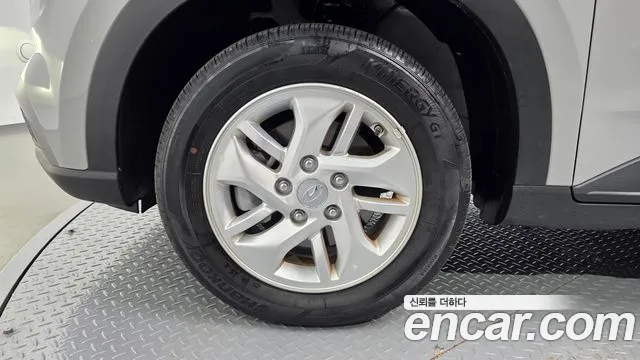 Hyundai Venue — Фото автомобиля 5