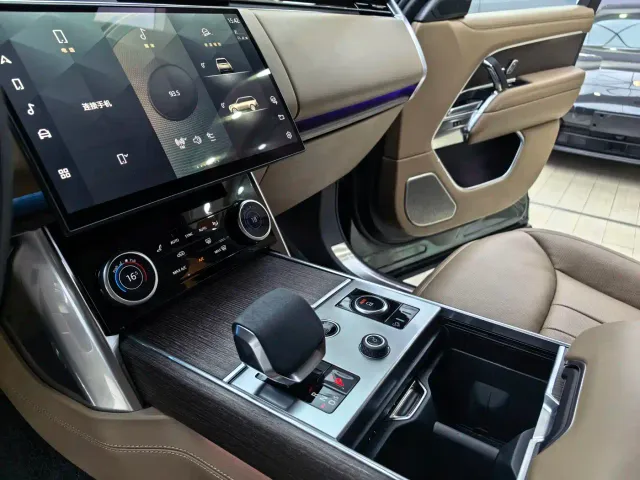 Land Rover Range Rover — Фото автомобиля 13