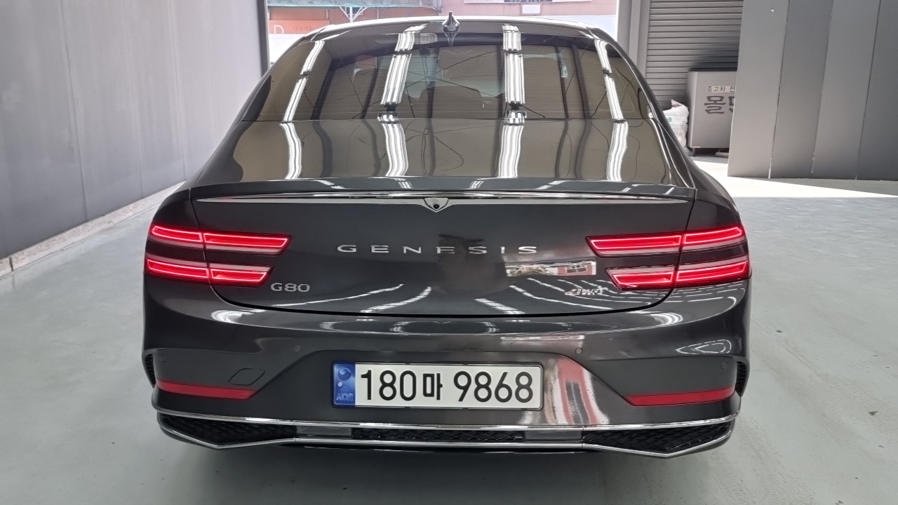 Genesis G80 Бензин 2.5 турбо AWD — Фото автомобиля 4