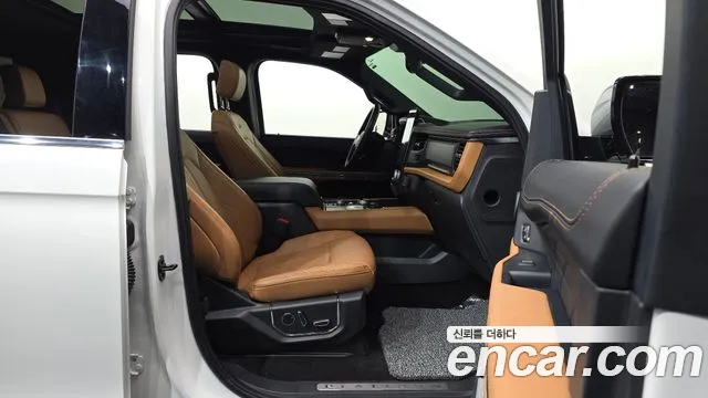Ford Expedition — Фото автомобиля 5