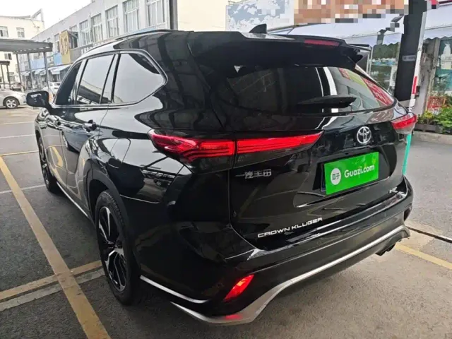 Toyota Crown Kluger 2021 2.5L HEV 4WD Premium — Фото автомобиля 4